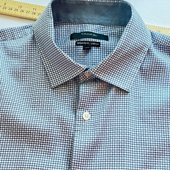 Tahari Men's Medium Shirt Regular Stretch Blue White Long Sleeve Button Up EUC - Picture 4 of 9